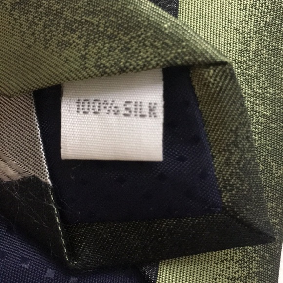 Pierre Cardin 100% silk tie! Beautiful! - Picture 6 of 6